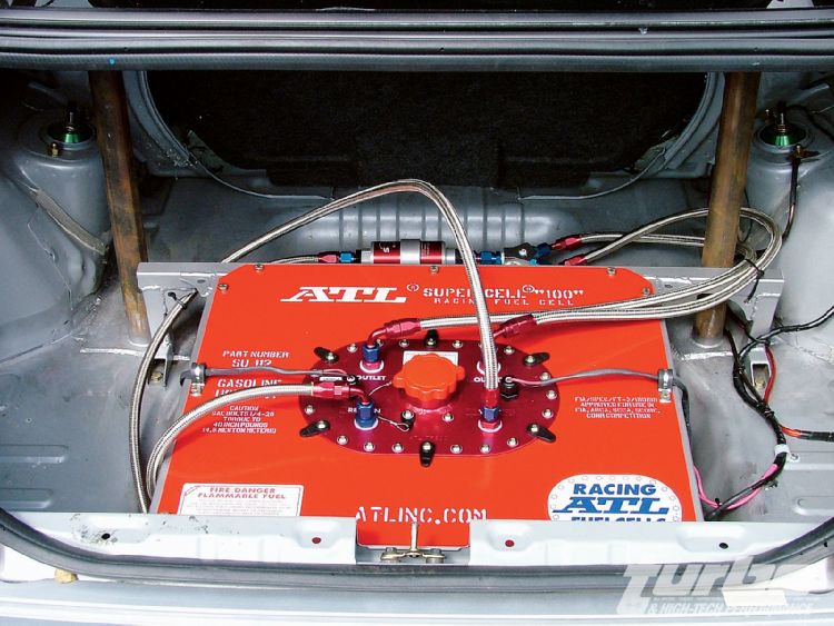 turp_0501_04_o+2004_mitsubishi_lancer_evolution_viii+atl_super_fuel_cell.jpg